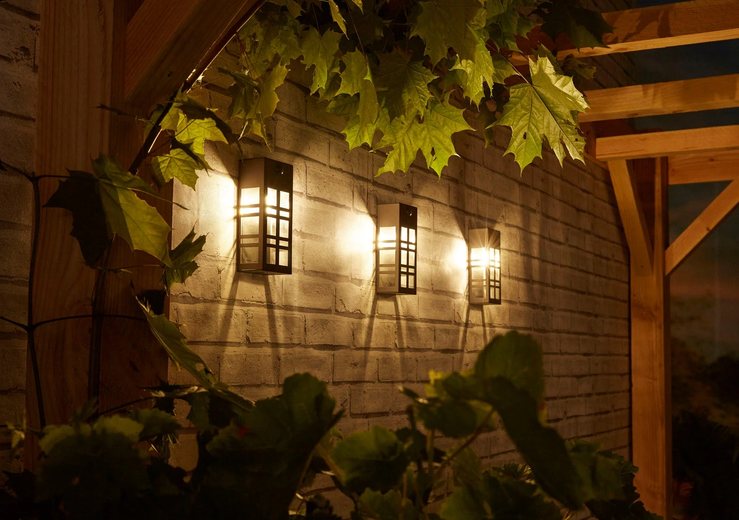 Luxform Lighting Solar Wandlamp Oregon Zwart 8,5 X 5,5 X 18 Cm 6 Luxform Lighting Solar Wandlamp Oregon Zwart 8,5 X 5,5 X 18 Cm - Afbeelding 4