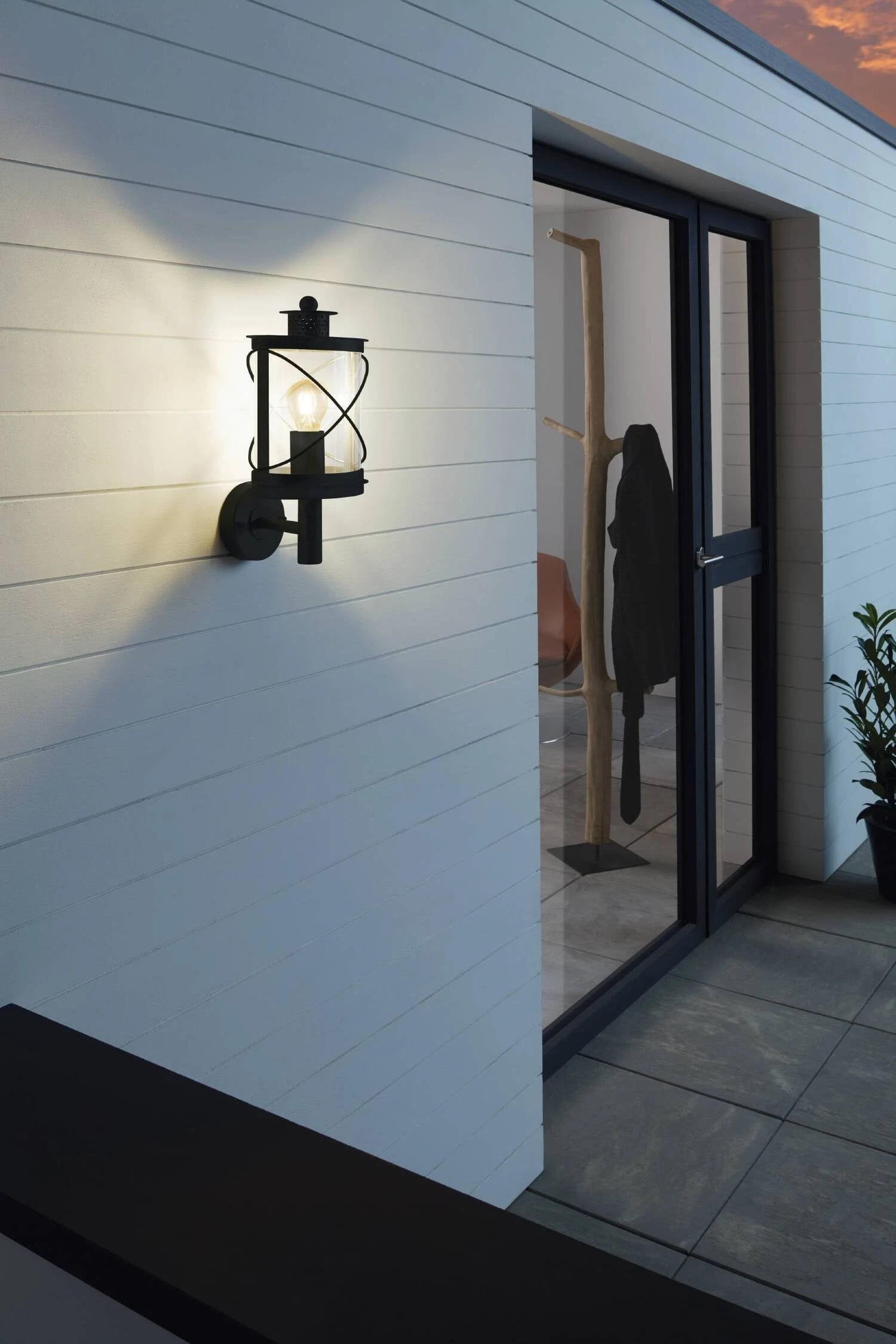 Eglo Wandlamp Hilburn Zwart 17 X 21 X 38 Cm 4 Eglo Wandlamp Hilburn Zwart 17 X 21 X 38 Cm - Afbeelding 2